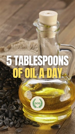 98 ears of corn. 2,800 sunflower seeds. 40 cups of brown rice. That’s what it takes to make just five tablespoons of the “vegetable oils” most people eat every single day. Think about that for a second. Your great-grandparents might’ve eaten a handful of sunflower seeds, or a few bowls of rice. But they never consumed the extracted, oxidized fat of thousands of seeds, concentrated, heated, bleached, and deodorized into a liquid the body has never seen before in human history. 🌽 Corn oil: You’d 