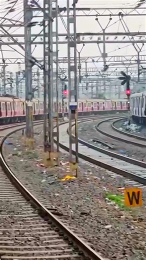 🔥 Slow vs Fast Local Race 😱 Mumbai Train Battle 🚂💀 #indianrailways #shorts #race #train #railway