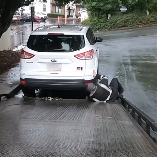 Karma For Irresponsible Drivers! | Towtrucker