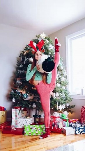 Happy Holidays! | Christmas Transition TikTok by Anna McNulty