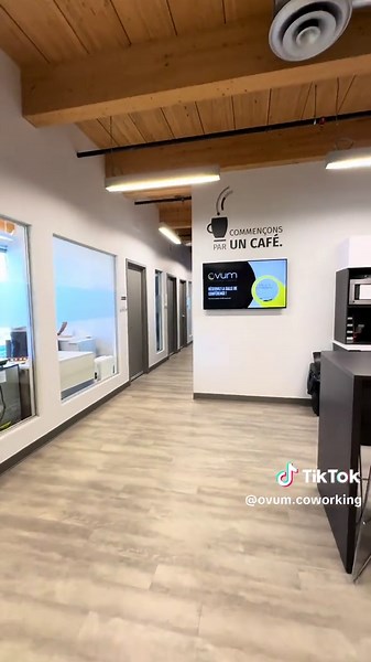 Le Centre OVUM : ton espace bureau idéal 🏢 Besoin d’un lieu moderne et inspirant pour travailler? Le Centre OVUM t’offre un espace bureau flexible, confortable et branché, en plein cœur de la Cité Mirabel! ✨ Que ce soit pour une journée productive, des rencontres d’affaires ou simplement changer d’air, tu y trouveras tout ce qu’il te faut! 📍 Emplacement stratégique 💻 Espaces ergonomiques ☕ Ambiance pro & conviviale #CentreOVUM #EspaceBureau #Productivité #CitéMirabel