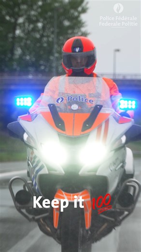 (FR 👇) 👮Land, zee, lucht – bij de Federale Politie vind je het allemaal. Op zoek naar een ongewone job? Solliciteer nu via jobpol.be. *** 👮 Sur terre, sur mer, dans les airs : à la Police Fédérale, il y en a pour tous les goûts. Envie d'un job qui sort de l'ordinaire ? Postulez sur jobpol.be. | Belgian Federal Police