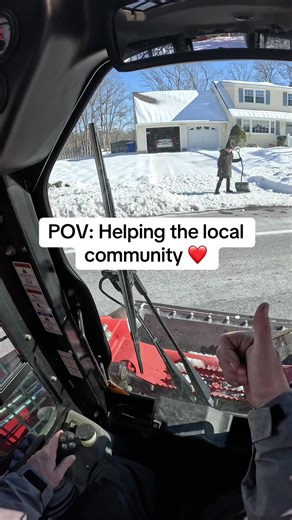 How often you can help people is what matters most in this life ❤️❄️ #buildcommunity #helpothers #snowremoval #helpsomeone #bekind