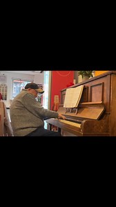 Diners at Coffee Time cafe in Omagh were graced with a spontaneous performance by local musician Ray Moore at lunchtime today. Video by Callum McGuigan 🎥 | We Are Tyrone