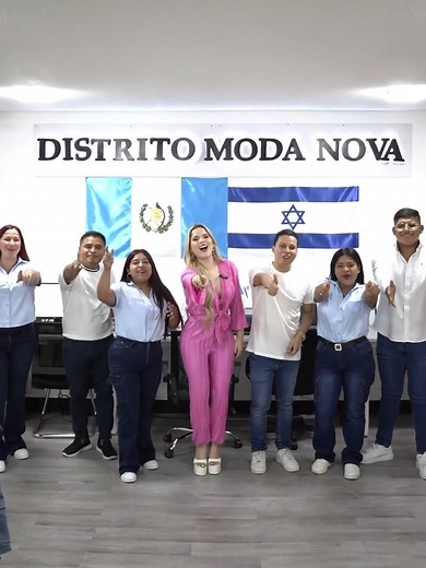 ¡Somos tu proveedor de confianza!📢 En Distrito Moda Nova, junto a la maravillosa @allissonvaldez14 te mostramos cómo elevar la experiencia de tus clientes y hagas crecer tu negocio con lo mejor en moda y estilo al por mayor👗📈✨ ¡Contáctanos! Estamos listos para brindarte la mejor asesoría en todas tus compras. 🙌🏻 #distritomodanovagt #mayoristas #negociosonline #envios #guatemala🇬🇹 #importadoresdirectos #kalua