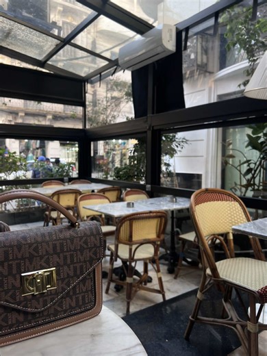 يوم في حياة فنانة مكياج: قصة نجاح