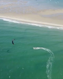 23K views · 331 reactions | Cross-breeding! Apparently 25 knots of boat speed achieved with this mix of classes! What are your thoughts adventurers....!? 樂⛵️ : @samlight1 #Repost @secretsailing ・・・ @samlight1 managed to get 25 knots in about 17 knots of wind on a kind of a new sailing class #TheKiteBoat #sailing #sail #boat #boating #boats #kiting #kitesurfing #waves #surfing #yacht #dinghyboat #catamaran #catssailing #secretsailing | Sailor Girl HQ - Nic Douglass | Facebook