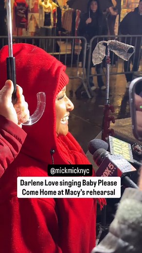 Darlene Love singing Christmas Baby Please Come Home at the @macys parade rehearsal ❤️‍🔥🦃 braving the rain and still delivering that iconic holiday magic! @darlenelovesings | New York Mickey
