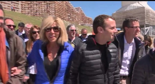 Cyberbullismo ai danni di Brigitte Macron: in 10 processati a Parigi