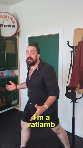 Aunty Donna: Hilarious Comedy Performance