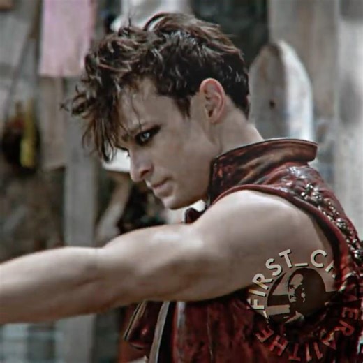 Thomas Doherty as Harry Hook 🔥 Descendants Edit