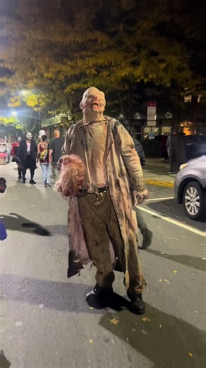 Don’t expect to walk next to Mr Bumps without getting scared ! Over 7 foot and pure evil !! #horror #horrortok #scaryvideo #horrortiktok #g7