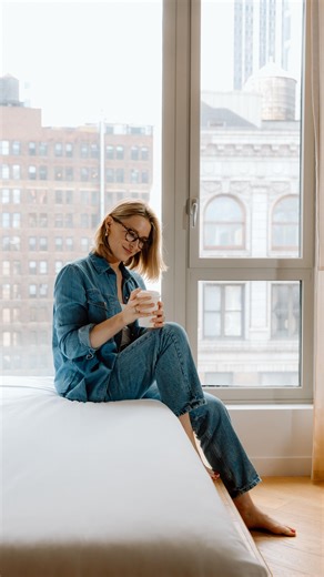 Pauline | Travel Planner NYC 🇺🇸 on Instagram: "Et si cette année le Père Noël t’apportait ton rêve, pour de vrai?! 🎄✨ PARTIR À NEW YORK 👇🏼 Commente BIG APPLE pour t’offrir mon guide complet de New York et préparer ton séjour avec: ✨ Mes 8 années de vie à NYC ✨ Toutes mes adresses de locale ✨ +130 pages de conseils et spots de locaux ✨ Tous les incontournables ✨ Une carte interactive avec 400+ adresses ✨ Les activities pour les enfants ✨ Les conseils vols et logements"