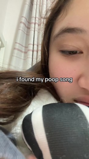simone (@simeulaa)’s videos with The Simone Poop Song - The Odd Man Who Sings About Poop, Puke and Pee