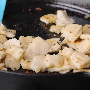 McCormick® Greek Style Gyro Seasoning & Sauce Duo is the perfect spice duo for this fattoush salad. | Tasty