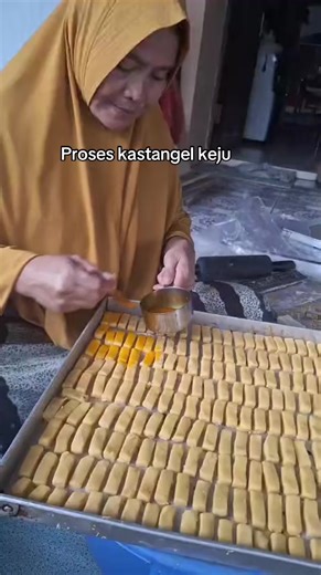 Kuker fikazahra by latifah homamade dibikin secara manual bukan pabrikan ya.. jd harus bisa dibedakan, ada harga ada kualitas rasa full wijsman butter