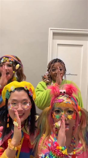 ✨🌈 Can you tell whose idea this was??? Don’t worry, we fed the intergalactic idol shortly after this was filmed so she had more fuel. 🤭🌈✨ this and a few fashion show things are the only videos I recorded because I was having so much fun hanging out with everyone!! The Ten Ten Holiday market was so much fun hanging out with so many old friends and meeting so many online friends for the first time!! #imnotcuteanymore #decorakei #colorfulfashion | Egglien Creations