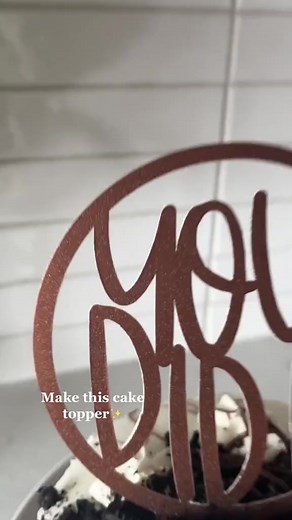 This happy birthday cake topper is simple and quick to make with a free cut file I hand lettered and your Cricut machine! #caketopper, #cricutmaker #cricutcraft | Lemon Thistle Blog