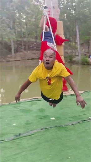 Does this plane look good or not? I laugh every time I see it. Recording my rural life.