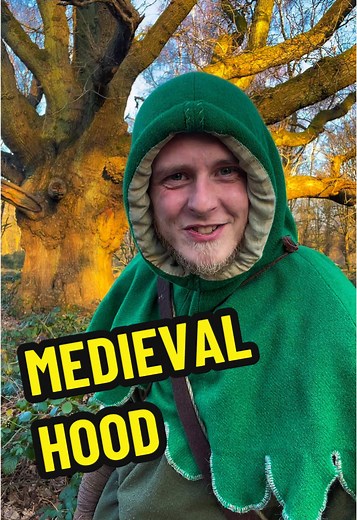 Understanding the Liripipe Hood in Medieval Fashion