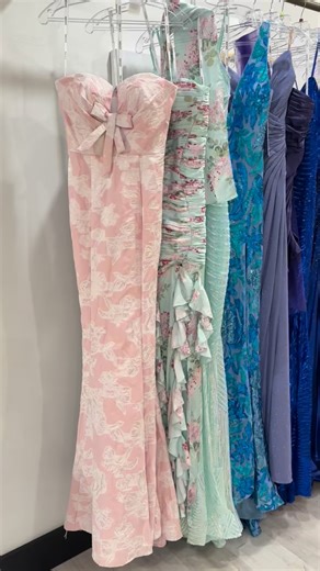 Sneak Peek of new drops just in time for Semi and Winter Formals! Fresh new styles and collections in shades of Black, Gold, Red ,Royal Blue, White and much more are in store now! A few 2026 Prom arrivals as well! Shop with us Monday-Saturday 10-5✨✨#dresses #semi #semiformal #winterformal #newstyle #fashion #chic #classic #sequins #jersey #sequins #reels #reelsinstagram #boutique #boutiqueshopping #supportsmallbusiness #supportlocal | Showroom56 | Facebook