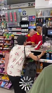 155K views · 471 reactions | POR MAL SERVICIO UNA ABUELITA ARREMETE CONTRA LAS CAJERAS DE UN OXXO Y LE TIRA SU COMPUTADORA Y LA TERMINALDE PAGOS CON TARJETAS , Y TODO PORQUE NO LE DA EL SERVICIO QUE CORRESPONDE... Video  ⬇️ | Noticias LosCabos Primero | Facebook