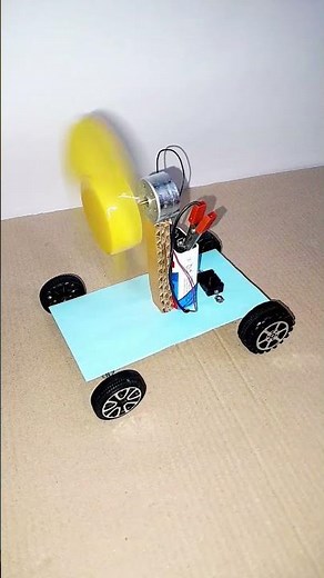 DIY Propeller Car! 🏎️💨 #STEM #DIY #5minutecrafts