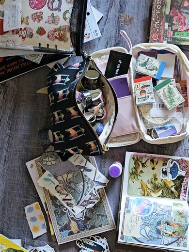 Junk journaling with friends make the best days!! My cup is full. Spent the day junk journaling with my sister. We created. We laughed. It was the best day. It always is the best day when I hang out with my sister. #junkjournaling #junkjournal #mysister #creating #scrapbooking