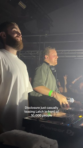 Disclosure Teasing 'Latch' Live at Rave Concert | Euphoric Crowd Reaction