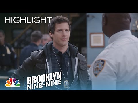 Brooklyn Nine-Nine - The Nine-Nine Has a Mole (Episode Highlight)