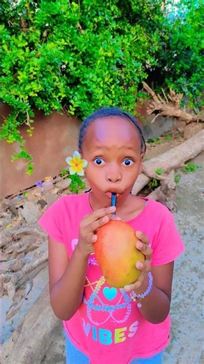 OMG 😱...You Can Drink Mango 🥭 Juice From A Real Mango 😱#shorts #trend #funny #funnymoment #viral #fy