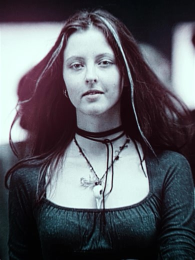 ginger fitzgerald. || [cc: killscost] #gingerfitzgerald #gingerfitzgeraldedit #gingersnaps #aestheticedits #foryoupage #viral #aftereffects #viraledit #jennifersbody #meganfox #madisonbeeredit ORIGNAL CONTENT.