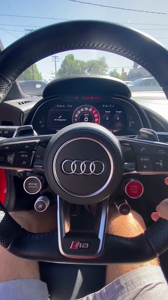 Audi R8 V10 cold start POV