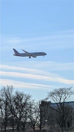 American Airlines Boeing 777 - 8K