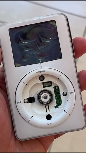 2022 iPod Repair: Limited Options for Apple Old Devices