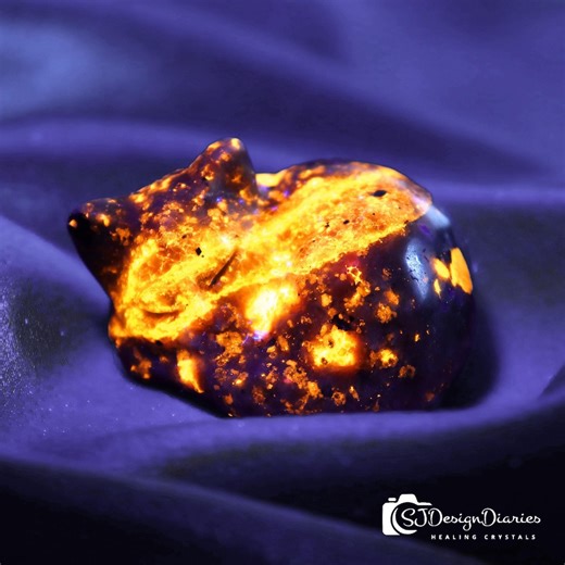 Yooperlite Glowing Cat Figurine , Glows Under UV Light, Christmas Gifts, Stocking Stuffers - Etsy