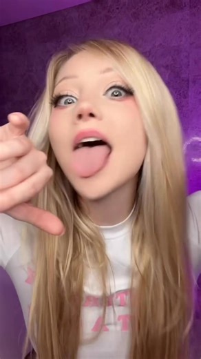 I would definitely have to stick you in the back door 🚪🙂‍↕️ #gym | Bellalynx BB