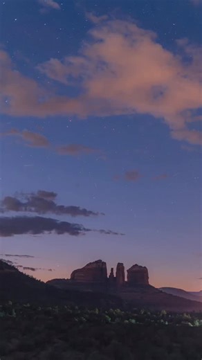 Sedona Bell Rock Trail Epic Timelapse View Of Comet A6 Lemmon Over Cathedral Rock Last Night. | Heber Lopez