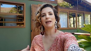 O Casa GNT lançou um programa novo no Youtube! Você vai poder conhecer as casas e as histórias de alguns dos nossos apresentadores. Corre aqui pra assistir o primeiro episódio do #PodeEntrarCasaGNT 😉 http://bit.ly/CasaDaAstrid | GNT