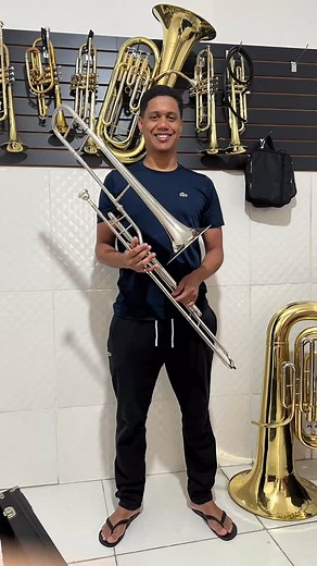 Irmão Daniel Lima do vila Lunarda Santana de Parnaíba SP adquiriu seu Trombone Weril F670 sib niquelado !!! Deus abençoe pela confiança e preferência !!!! LMMUSICALOFICIAL 11970959772 | LM instrumentos musicais
