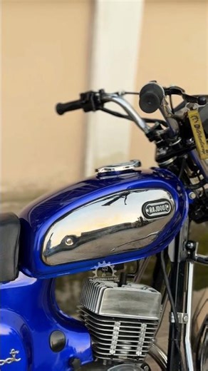 4-gear Rajdoot restored in YBX Blue with engine rebuild, chrome work and full detailing.