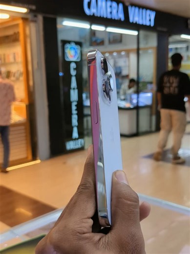 iPhone 14 Pro storage options: 256GB vs 128GB with box