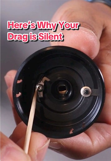 Silent Drag? This might be why! Normally you should hear a distinct clicking noise as the line comes off of the reel spool. In other cases, you may not hear a sound at all or it comes and goes. There are really two main reasons for this. 1️⃣ No Mono Backing You need something to help secure the braid to the spool. Because braid is so slick, it will spin freely on the spool by itself if given the ability to do so. A simple test you can do right at home to confirm this is to lock down the drag and