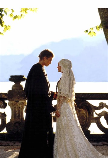 “hold me like you did by the lake on naboo.” #starwars #starwarsedit #anakinandpadme #anakinskywalker #padmeamidala
