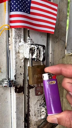 2.9K views · 12 reactions | I Can’t Believe This Replaces a $200 Security Device!  #DIY #GeniusHack #HomeSecurity #LifeHacks #Smart #cleaning | elisa Walton | Facebook