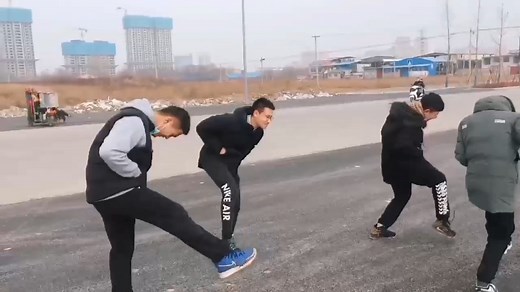 这四脚踢出了四个盛夏。