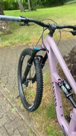 The new bike from my friend canyon spectral 🔥🔥