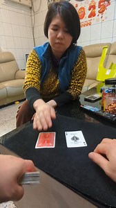 2.4K views | funny card change magic trick #magic #魔術 #cards #tutorial Tsai JoBelle | ChunLang Tsai | Facebook