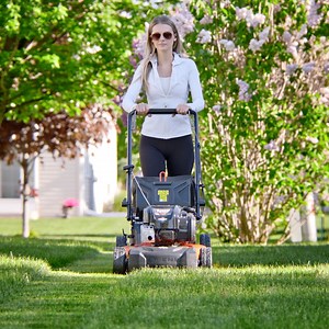 Get the sharpest looking lawn with the Ariens® RAZOR. Stop in to learn more and see our full lineup. | Jacks Small Engines | Facebook