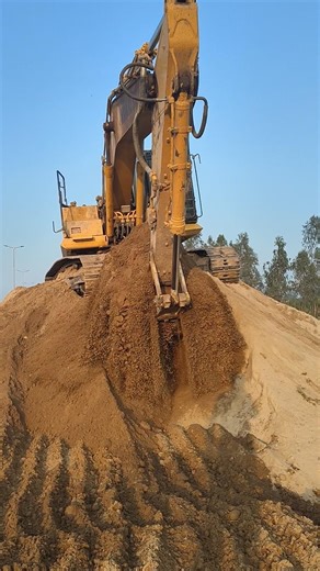 LNT excavator sandy soil triple loading #trending #reel #viral #YouTube